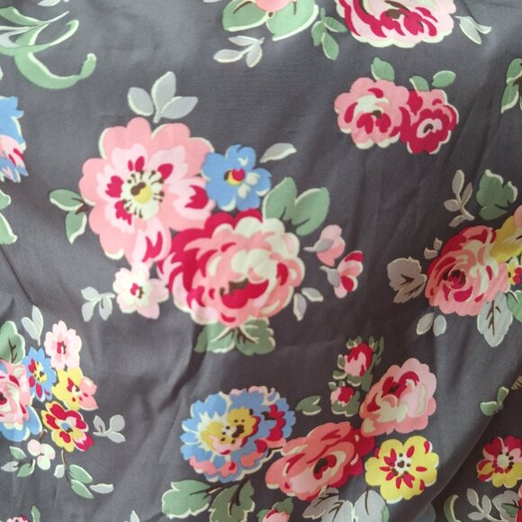 Cath Kidston floral PVC magnetic closure fold away shopping bag - Picture 3 of 8